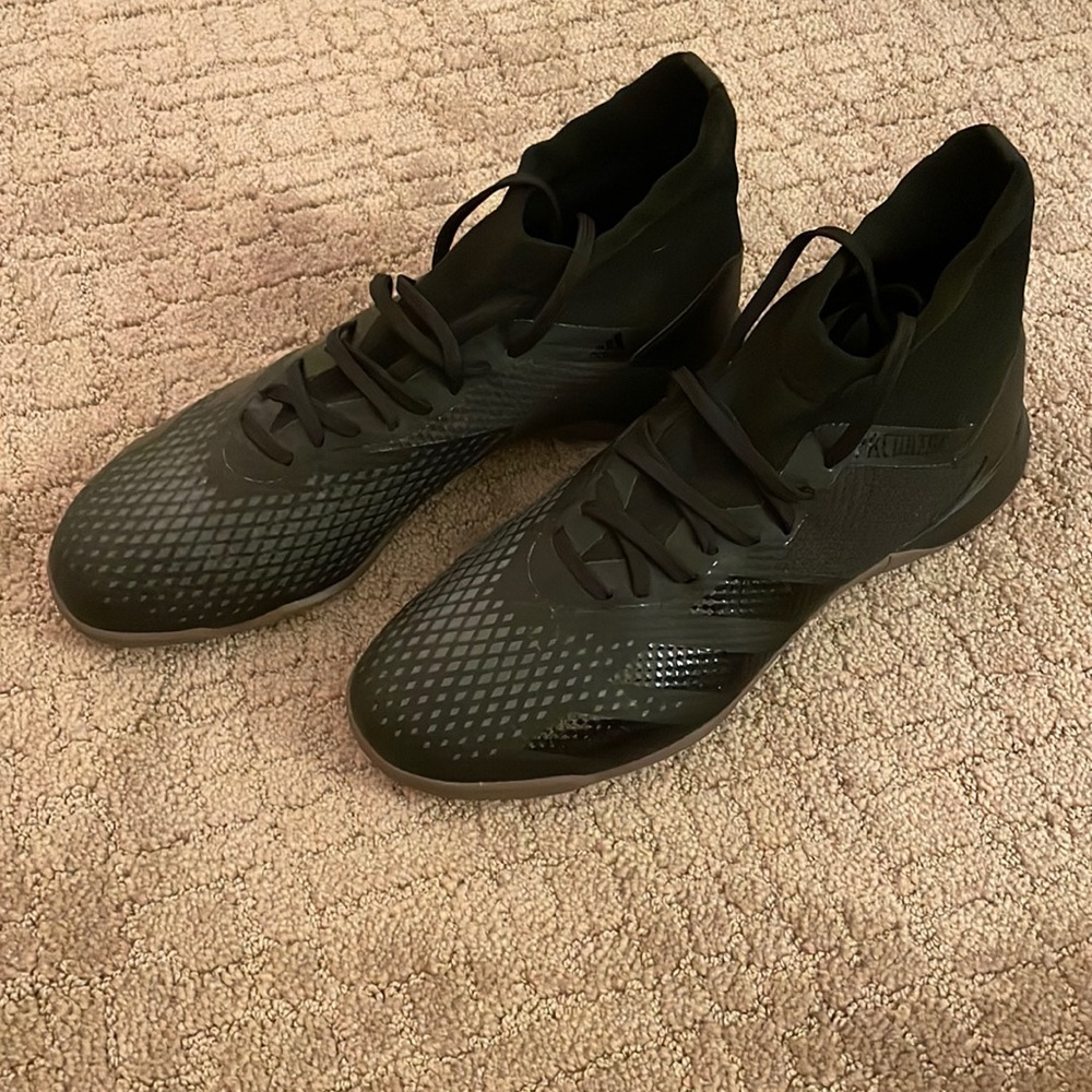 Men’s Adidas indoor cleats, size 8, worn once!